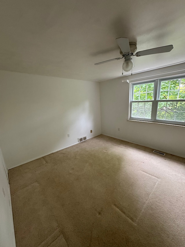 45577 Kensington St, Utica, MI 48317 - carpeted empty room featuring a ceiling fan