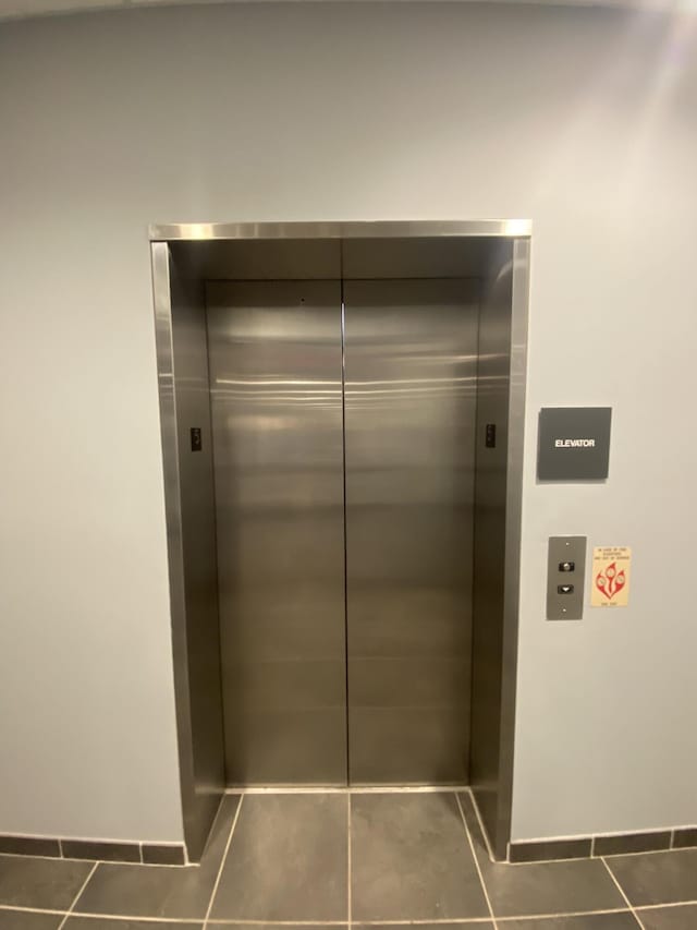 room details with elevator