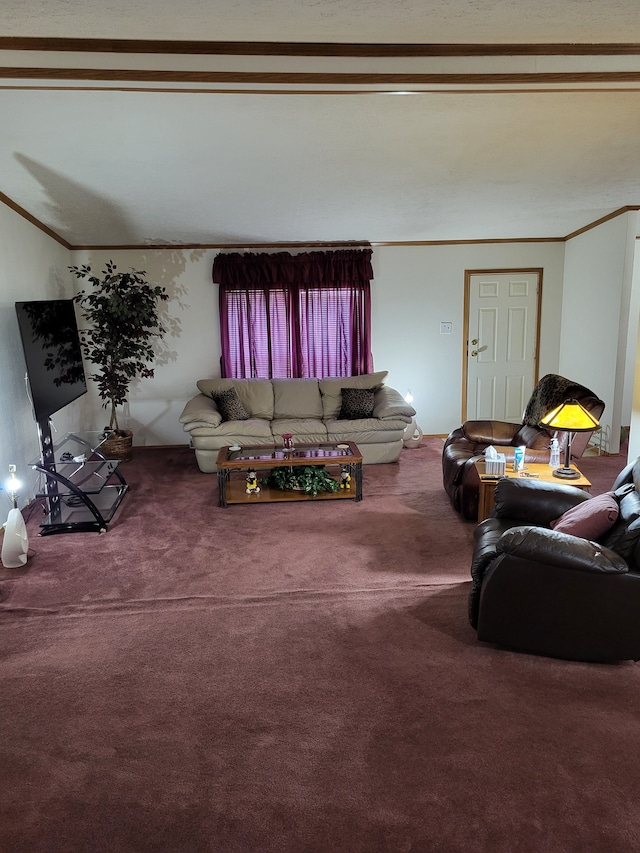 living room featuring crown molding and carpet