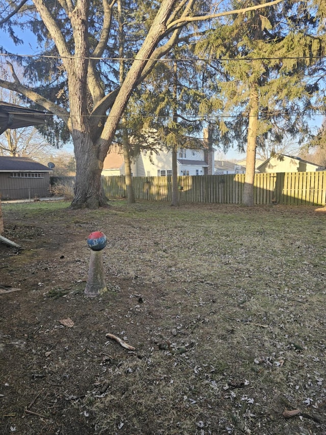 view of yard featuring fence