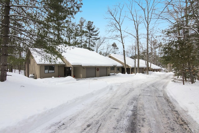 Listing photo 2 for 6270 Summit Ct, Traverse City MI 49686