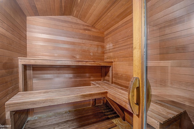 view of sauna / steam room