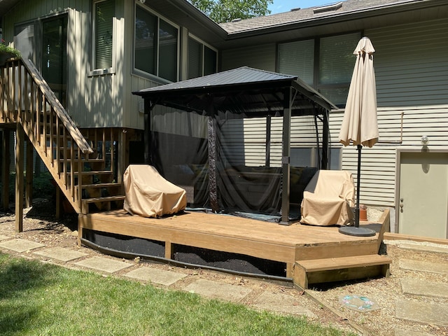 deck with stairs