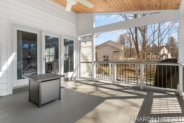 deck with a ceiling fan