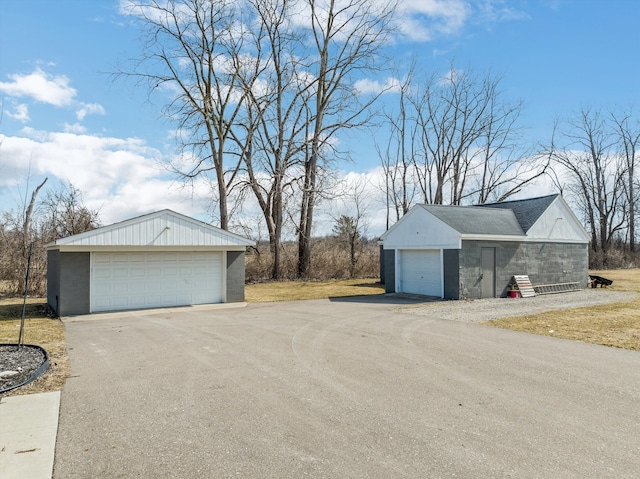 view of detached garage