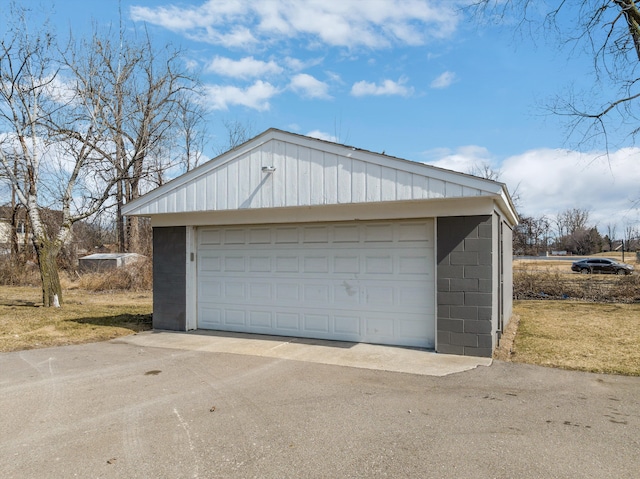 view of detached garage