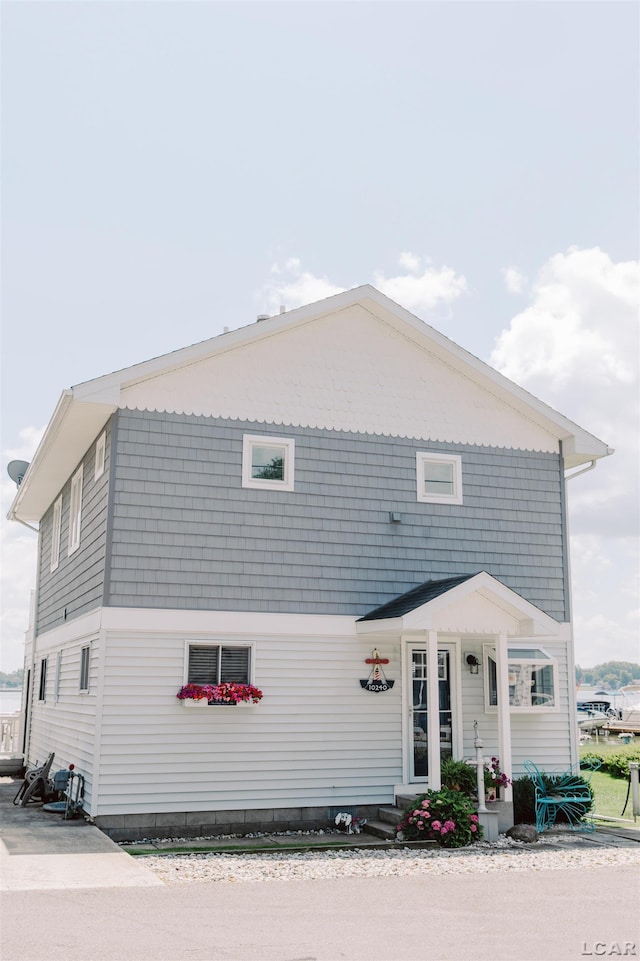 view of front of property