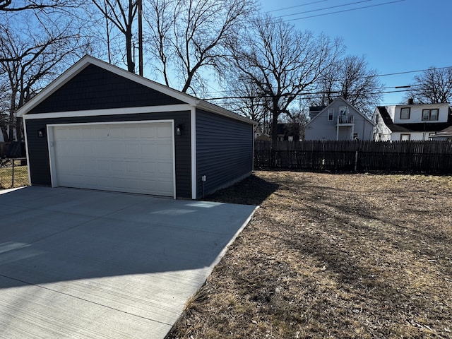 520 E Evelyn Ave, Hazel Park, MI 48030 - detached garage featuring fence