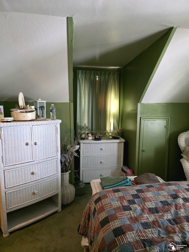 bedroom featuring carpet flooring