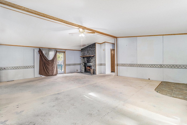 garage featuring a ceiling fan