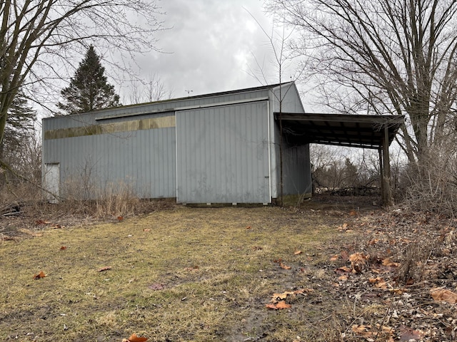 view of pole building featuring a carport