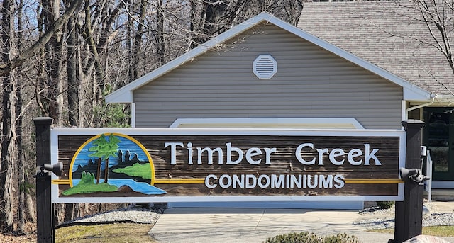 view of community / neighborhood sign