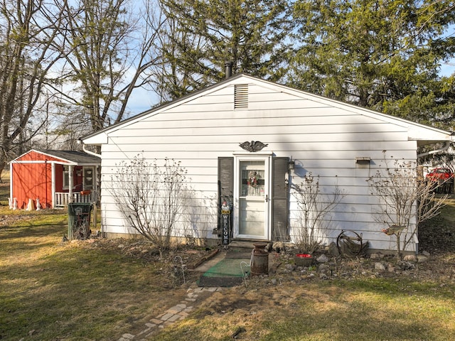 exterior space featuring a yard