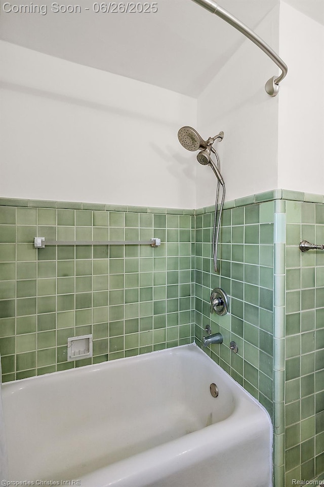 19344 Strathcona Dr, Detroit, MI 48203 - view of bathroom
