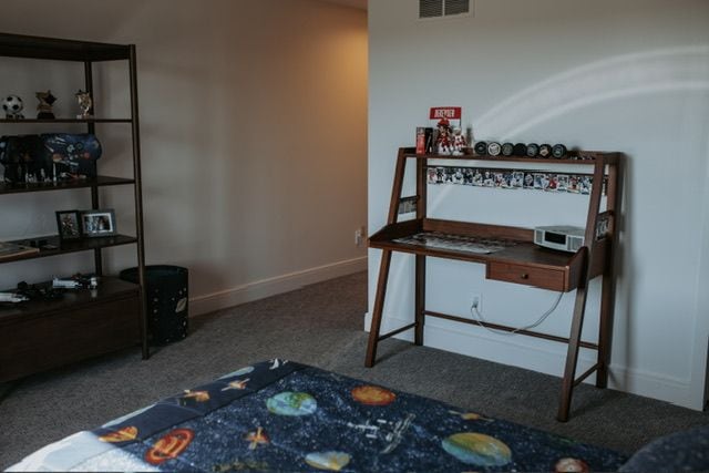 72460 Henry D Dr, Romeo, MI 48065 - bedroom with visible vents, baseboards, and carpet