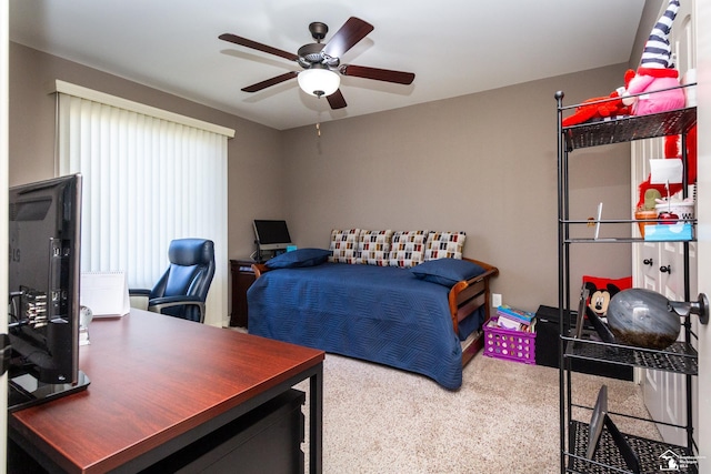 bedroom featuring ceiling fan