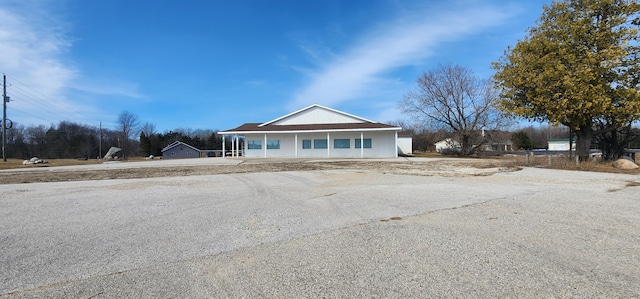 view of front of home featuring driveway