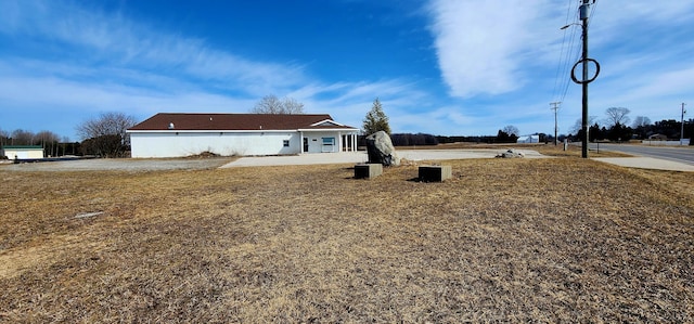 view of front of property