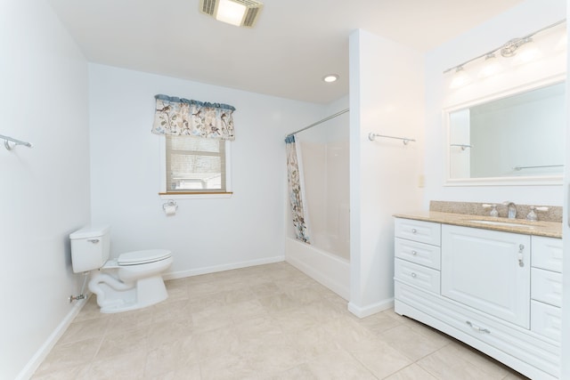 full bath featuring visible vents, baseboards, toilet, shower / bath combination with curtain, and vanity