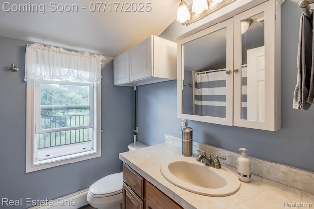 727 Romeo Rd, Rochester, MI 48307 - full bath featuring vanity and a shower with curtain