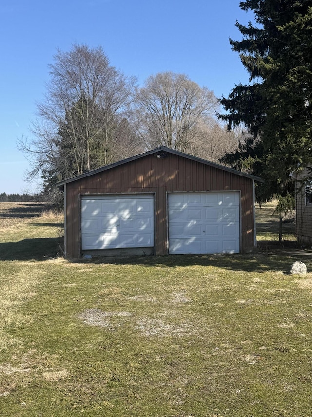 view of detached garage