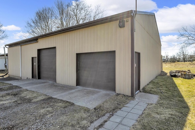 view of detached garage