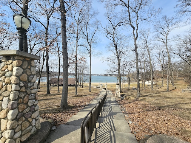 view of property's community featuring a water view