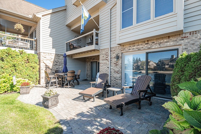 view of patio with outdoor dining space