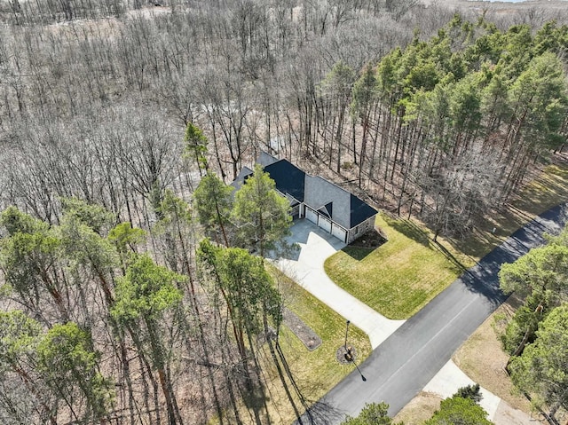 bird's eye view with a view of trees