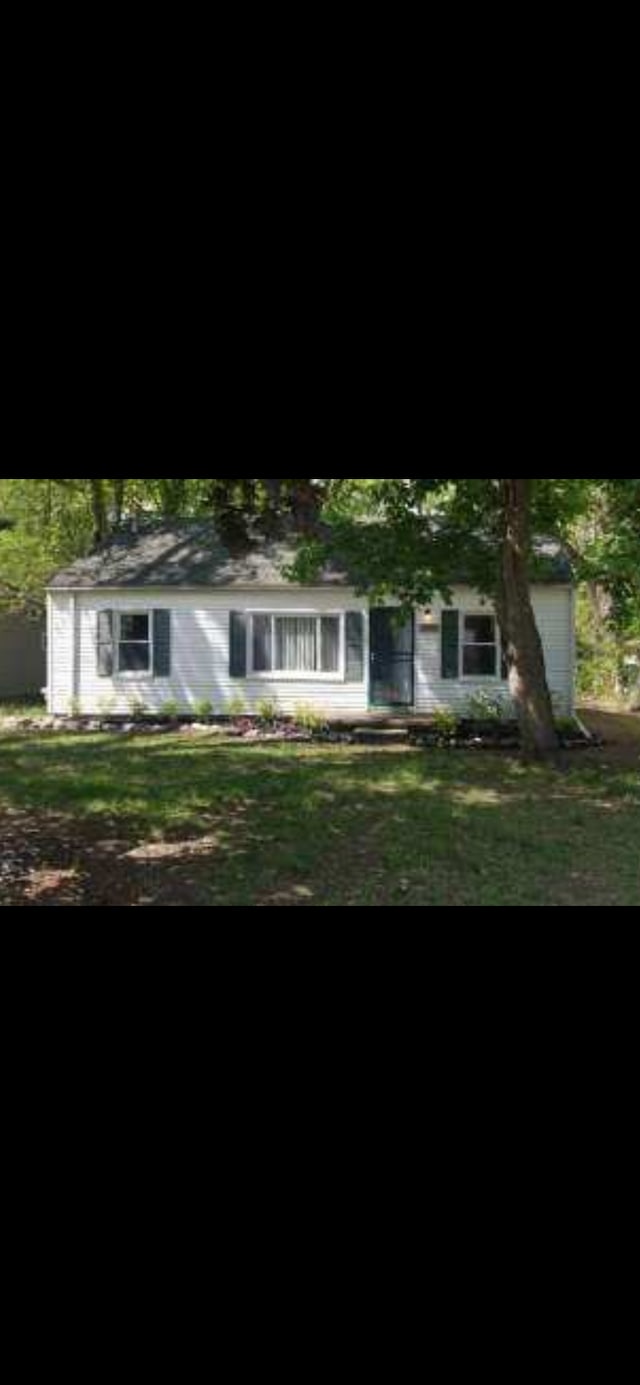 20450 Midway Ave, Southfield, MI 48075 - view of front of home
