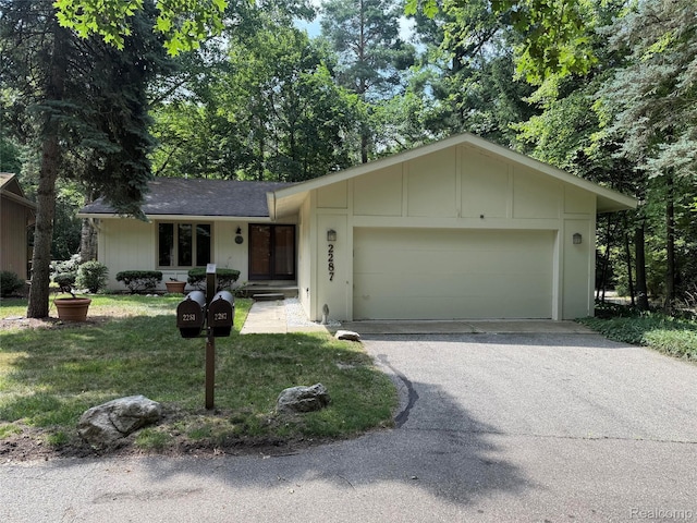 2287 Forest Gln W, West Bloomfield, MI 48324 - photo 1