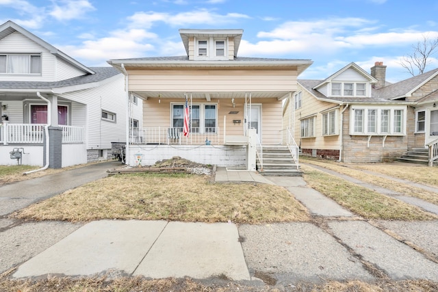 view of front of home featuring a porch