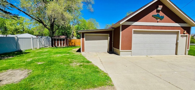 9545 Mcgregor Rd, Pinckney, MI 48169 - view of front of home featuring an outbuilding and a detached garage