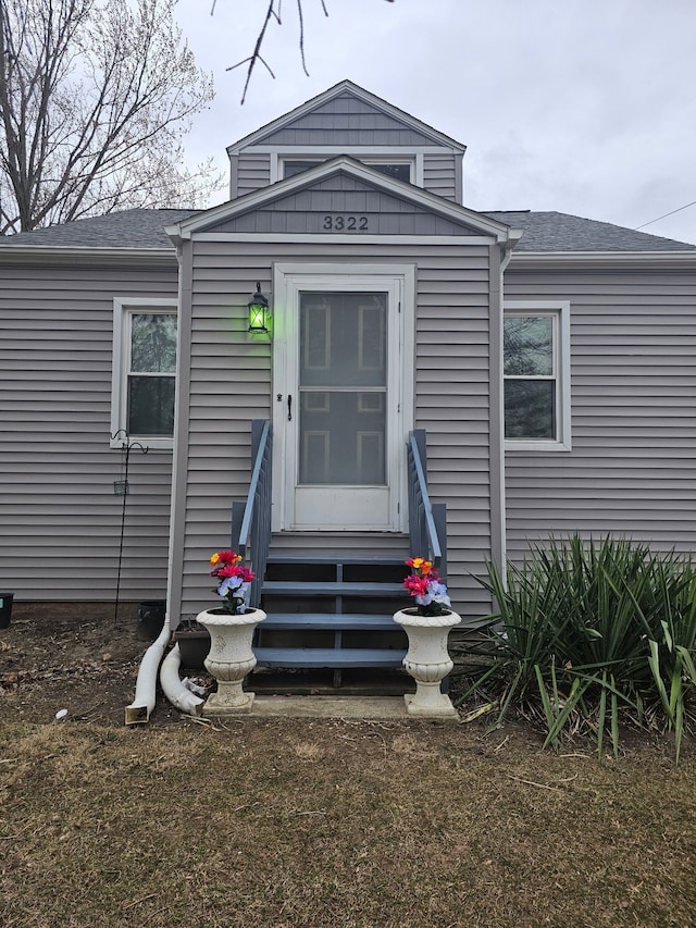 view of front facade featuring entry steps