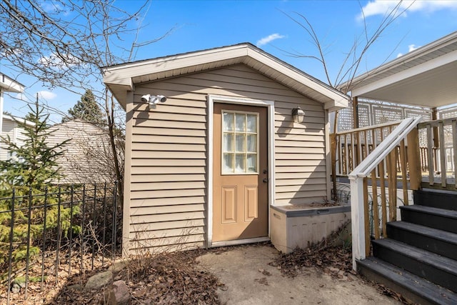 entrance to property with fence