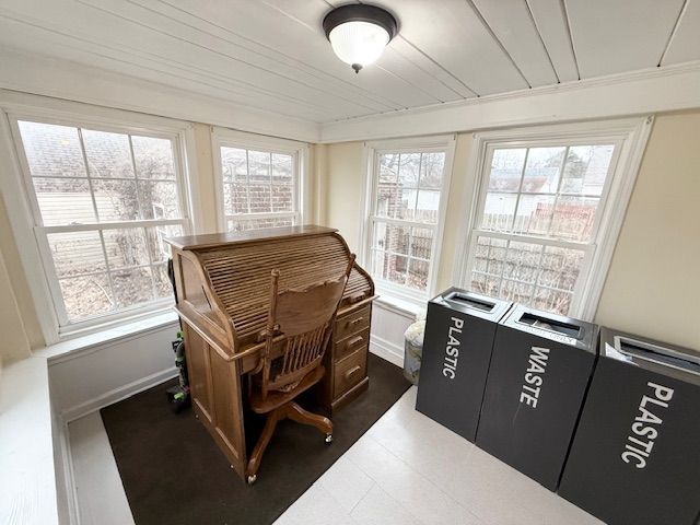 2126 Pierce St, Flint, MI 48503 - view of sunroom