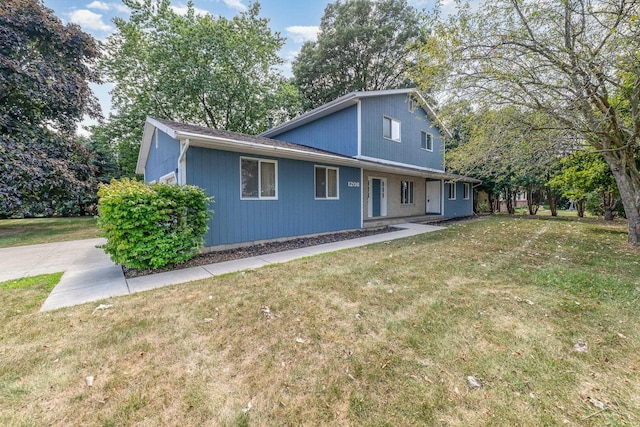 view of front of house featuring a front yard