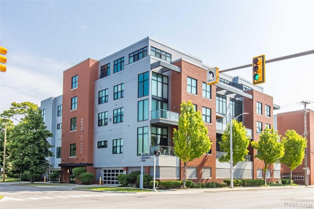 100 N Center St Unit 302, Royal Oak, MI 48067 - view of building exterior
