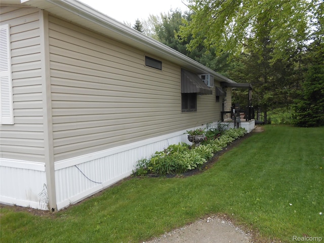 256 Shoreline Prt, Sanilac, MI 48469 - view of side of home featuring a yard