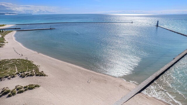 501 Michigan Ave, Frankfort, MI 49635 - photo 54