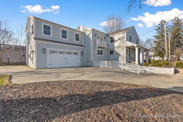 view of front of house with concrete driveway