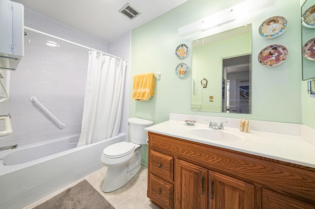 full bath featuring visible vents, shower / bath combo with shower curtain, toilet, and vanity