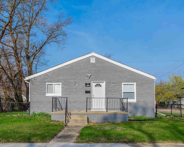 20885 Westview Ave, Ferndale, MI 48220 - view of front of property featuring a front lawn and fence