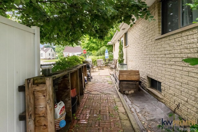 22180 Boulder Ave, Eastpointe, MI 48021 - view of patio