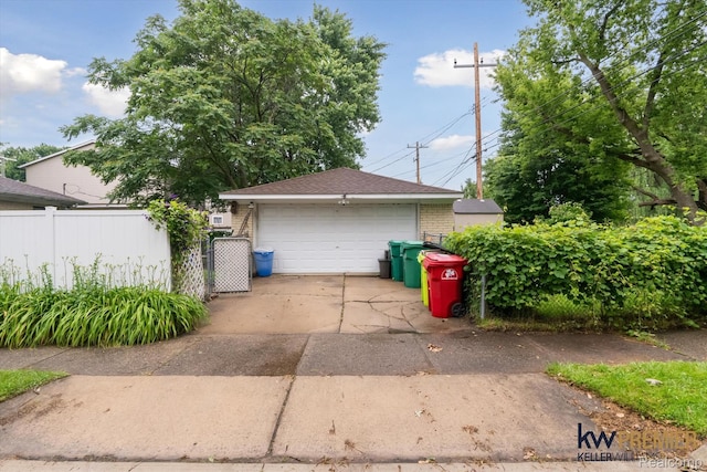 22180 Boulder Ave, Eastpointe, MI 48021 - view of detached garage