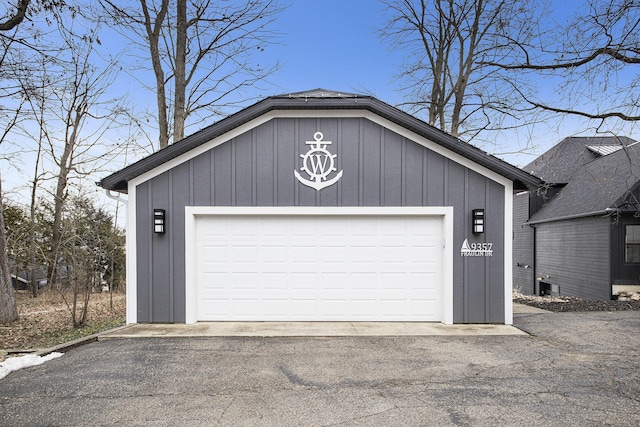 view of detached garage