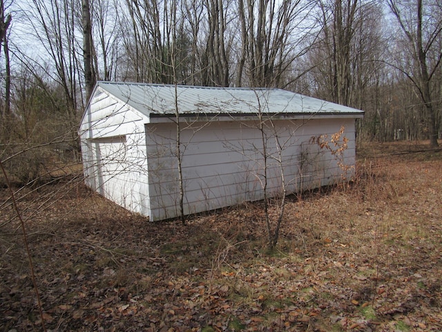 5892 Woodland Dr, Lake, MI 48632 - view of outbuilding with an outdoor structure