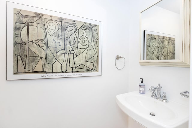 9696 Union Pier Rd, Union Pier, MI 49129 - bathroom featuring a sink