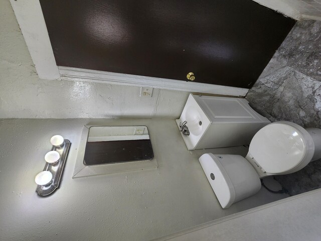 3491 Garland St, Detroit, MI 48214 - bathroom featuring toilet