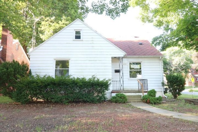 2202 Windemere Ave, Flint, MI 48503 - photo 1